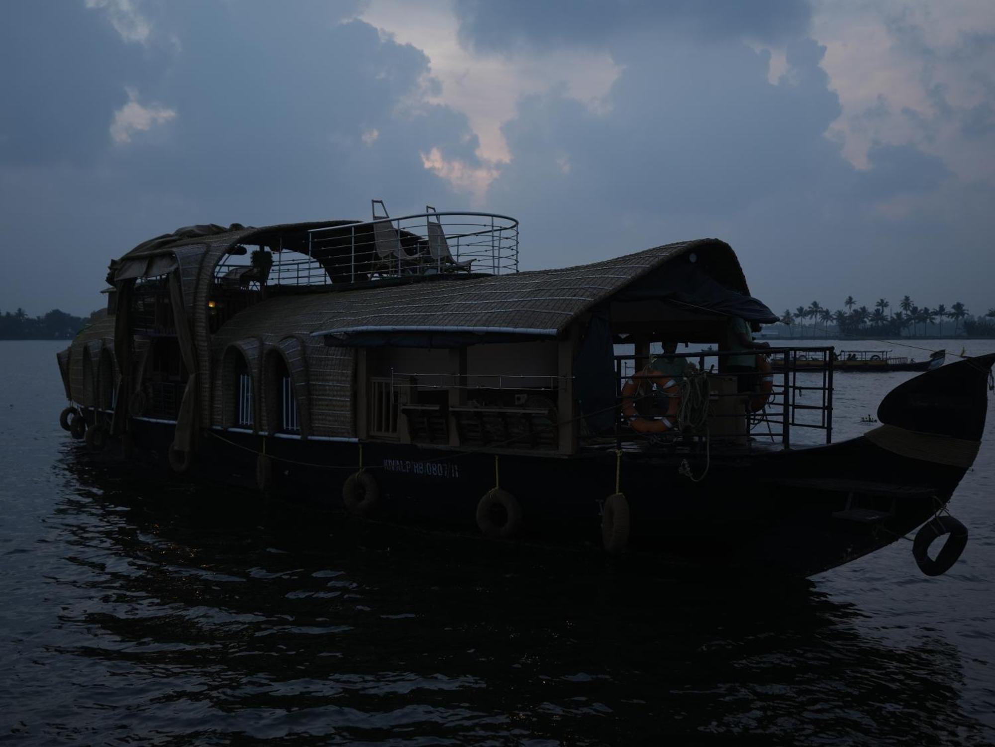 Kalappura Houseboats & Tours Hotel Alappuzha Exterior photo